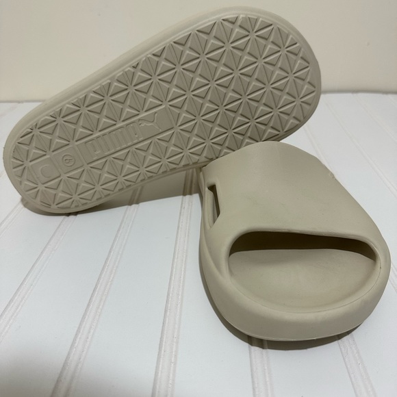 Shibui Cat Slides - Picture 2 of 6